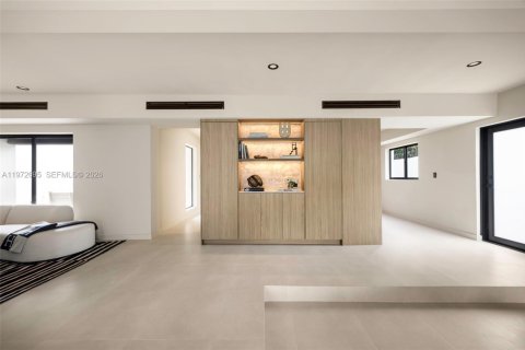 Купить виллу или дом в Майами, Флорида 3 спальни, 249.81м2, № 2049761 - фото 11