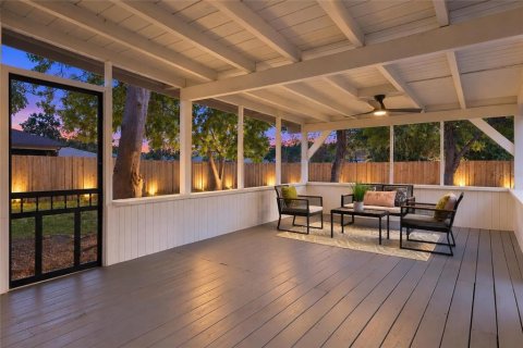House in Saint Petersburg, Florida 3 bedrooms, 150.5 sq.m. № 2388554 - photo 18