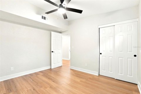 House in Saint Petersburg, Florida 3 bedrooms, 150.5 sq.m. № 2388554 - photo 16