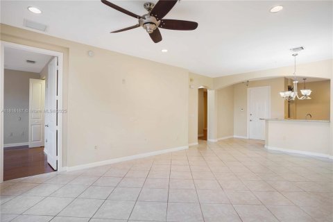 Снять в аренду кондоминиум в Санрайз, Флорида 2 спальни, 109.07м2, № 1933619 - фото 8