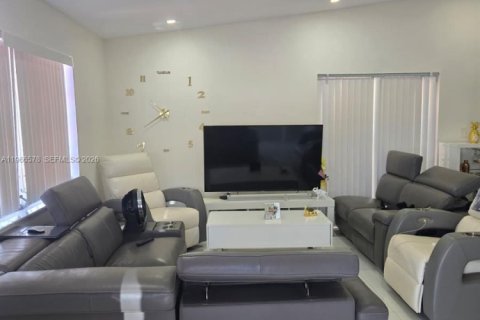 House in Homestead, Florida 3 bedrooms, 120.03 sq.m. № 2081321 - photo 21