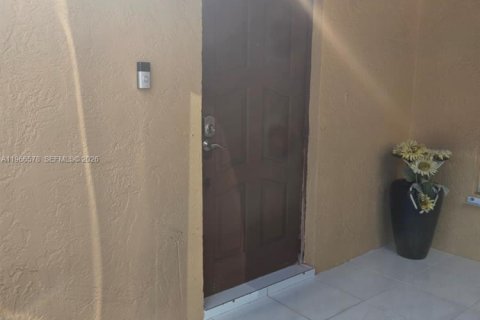House in Homestead, Florida 3 bedrooms, 120.03 sq.m. № 2081321 - photo 23