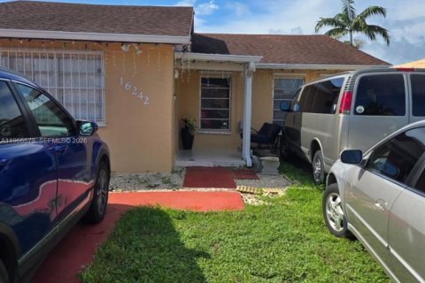 House in Homestead, Florida 3 bedrooms, 120.03 sq.m. № 2081321 - photo 6