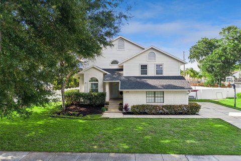 House in Apopka, Florida 4 bedrooms, 211.17 sq.m. № 2215553