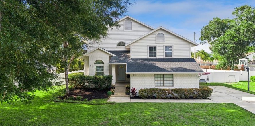 House in Apopka, Florida 4 bedrooms, 211.17 sq.m. № 2215553