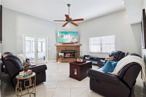 House in Apopka, Florida 4 bedrooms, 211.17 sq.m. № 2215553 - photo 22
