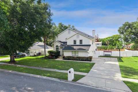 House in Apopka, Florida 4 bedrooms, 211.17 sq.m. № 2215553 - photo 5