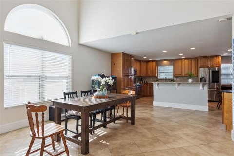 House in Apopka, Florida 4 bedrooms, 211.17 sq.m. № 2215553 - photo 12