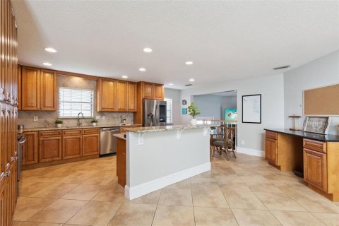 House in Apopka, Florida 4 bedrooms, 211.17 sq.m. № 2215553 - photo 15