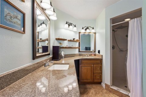 House in Apopka, Florida 4 bedrooms, 211.17 sq.m. № 2215553 - photo 28