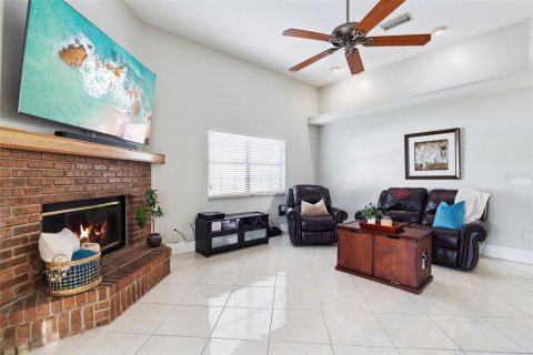 House in Apopka, Florida 4 bedrooms, 211.17 sq.m. № 2215553 - photo 21