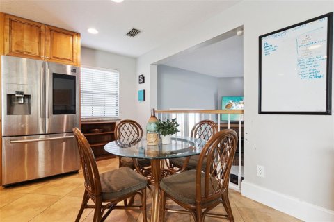 House in Apopka, Florida 4 bedrooms, 211.17 sq.m. № 2215553 - photo 16