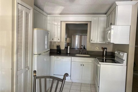 Copropriété à louer à Kissimmee, Floride: 2 chambres, 100.98 m2 № 2100307 - photo 7