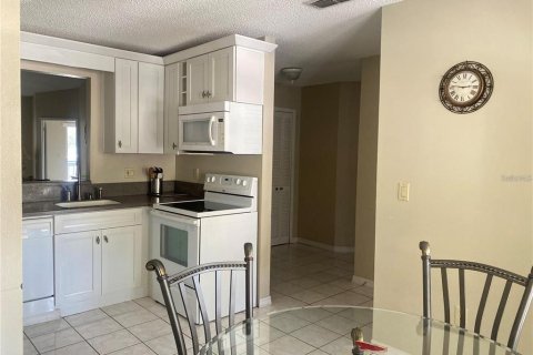 Copropriété à louer à Kissimmee, Floride: 2 chambres, 100.98 m2 № 2100307 - photo 4
