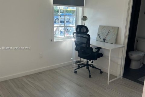 Condominio en venta en Miami Beach, Florida, 2 dormitorios, 55.28 m2 № 2090065 - foto 10