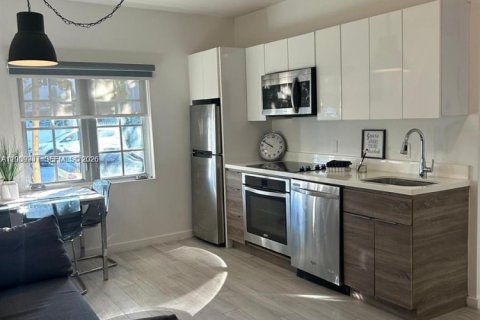 Condominio en Miami Beach, Florida, 2 dormitorios № 2090065