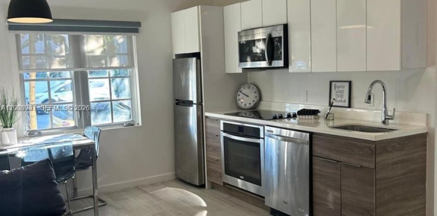 Condominio en Miami Beach, Florida, 2 dormitorios № 2090065