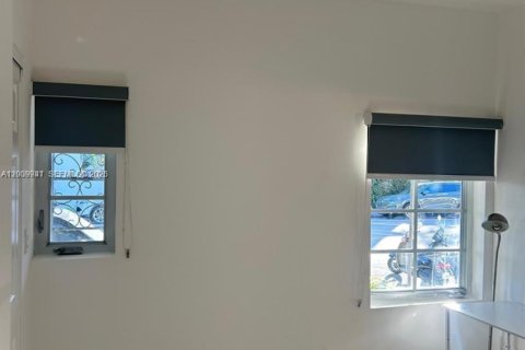 Condominio en venta en Miami Beach, Florida, 2 dormitorios, 55.28 m2 № 2090065 - foto 11