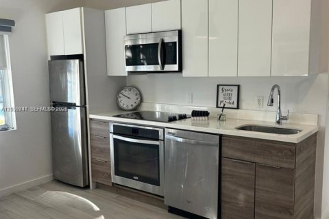 Condominio en venta en Miami Beach, Florida, 2 dormitorios, 55.28 m2 № 2090065 - foto 3