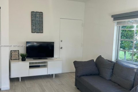 Condominio en venta en Miami Beach, Florida, 2 dormitorios, 55.28 m2 № 2090065 - foto 4