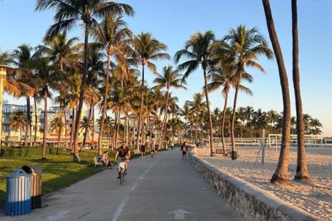 Condominio en venta en Miami Beach, Florida, 2 dormitorios, 55.28 m2 № 2090065 - foto 25