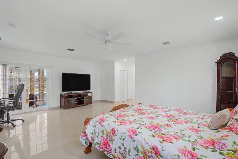 Купить виллу или дом в Пальметто-Бей, Флорида 4 спальни, 265.51м2, № 2043404 - фото 12