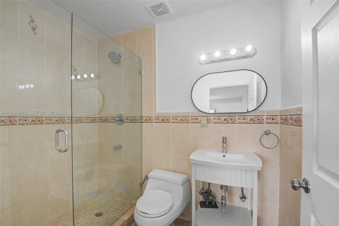 Купить виллу или дом в Пальметто-Бей, Флорида 4 спальни, 265.51м2, № 2043404 - фото 16