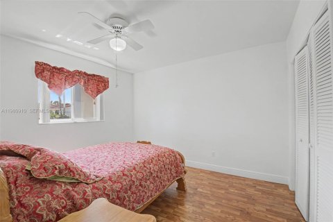 Купить виллу или дом в Пальметто-Бей, Флорида 4 спальни, 265.51м2, № 2043404 - фото 17