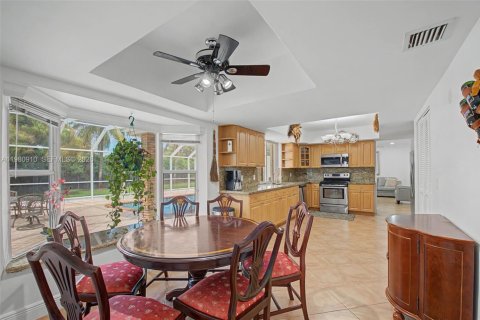 Купить виллу или дом в Пальметто-Бей, Флорида 4 спальни, 265.51м2, № 2043404 - фото 8