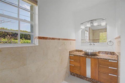 Купить виллу или дом в Пальметто-Бей, Флорида 4 спальни, 265.51м2, № 2043404 - фото 13