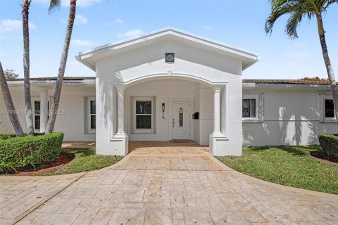 Купить виллу или дом в Пальметто-Бей, Флорида 4 спальни, 265.51м2, № 2043404 - фото 2