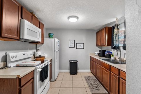 Propiedad comercial en venta en Kissimmee, Florida, 2 dormitorios, 99.41 m2 № 1911338 - foto 11
