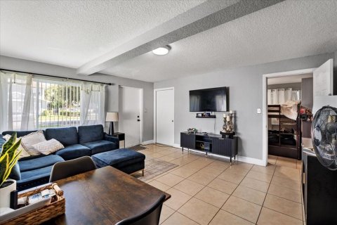 Propiedad comercial en venta en Kissimmee, Florida, 2 dormitorios, 99.41 m2 № 1911338 - foto 9