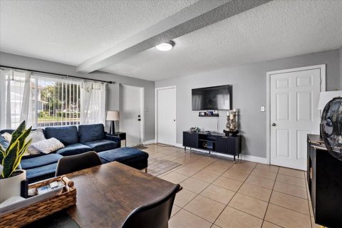 Propiedad comercial en venta en Kissimmee, Florida, 2 dormitorios, 99.41 m2 № 1911338 - foto 7
