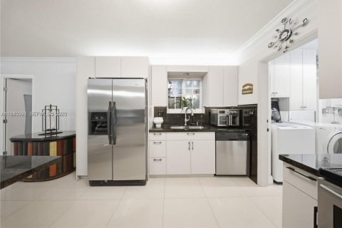 Casa en venta en North Miami Beach, Florida, 3 dormitorios, 99.78 m2 № 2001879 - foto 10
