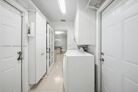 Casa en venta en North Miami Beach, Florida, 3 dormitorios, 99.78 m2 № 2001879 - foto 13