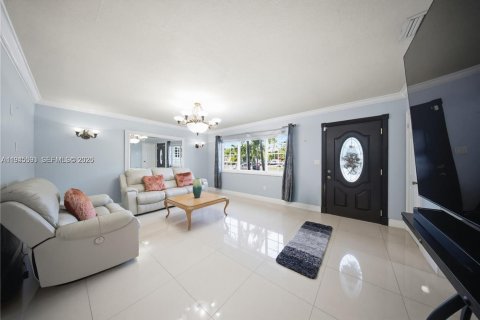 Casa en venta en North Miami Beach, Florida, 3 dormitorios, 99.78 m2 № 2001879 - foto 6