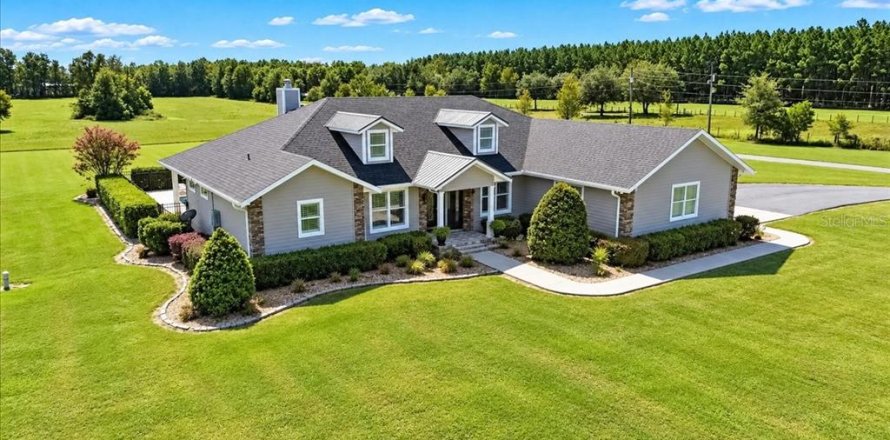 Villa ou maison à Trenton, Floride 3 chambres, 271.46 m2 № 2420418