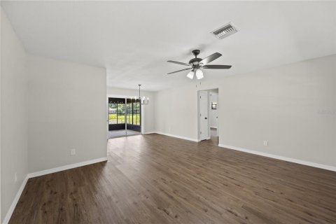 House in Inverness, Florida 3 bedrooms, 117.06 sq.m. № 2147970 - photo 6