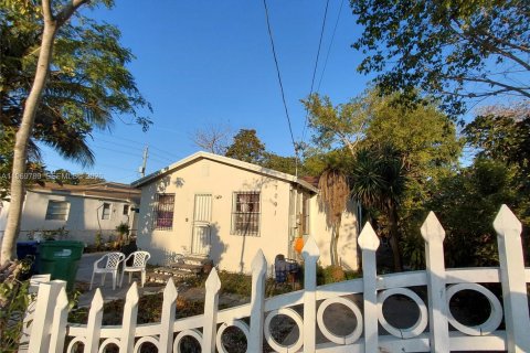 House in Miami, Florida 3 bedrooms, 56.86 sq.m. № 2030624