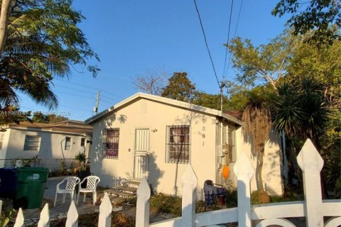 House in Miami, Florida 3 bedrooms, 56.86 sq.m. № 2030624 - photo 8