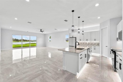 Villa ou maison à vendre à Palmetto, Floride: 4 chambres, 289.95 m2 № 1802912 - photo 12
