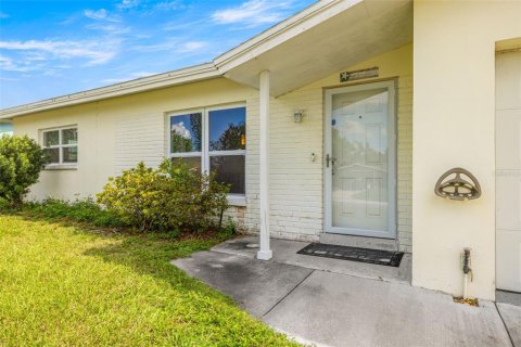 Villa ou maison à vendre à Largo, Floride: 2 chambres, 81.29 m2 № 1909223 - photo 4