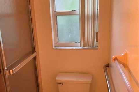 Villa ou maison à louer à Sarasota, Floride: 2 chambres, 95.78 m2 № 2416619 - photo 4