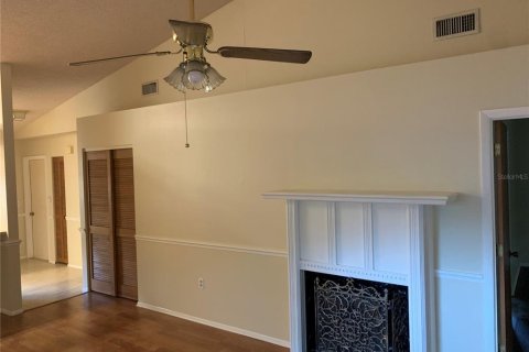 Villa ou maison à louer à Sarasota, Floride: 2 chambres, 95.78 m2 № 2416619 - photo 5