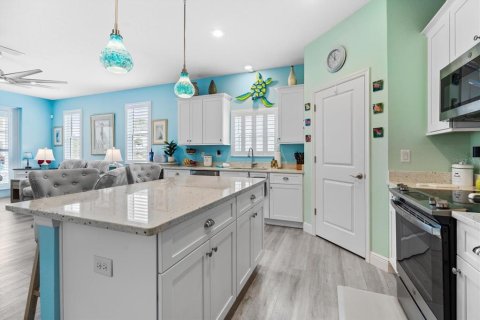 House in New Smyrna Beach, Florida 4 bedrooms, 217.21 sq.m. № 1556592 - photo 12