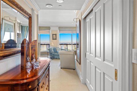 Copropriété à vendre à Sunny Isles Beach, Floride: 4 chambres, 410.16 m2 № 2017688 - photo 22
