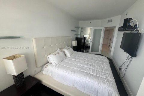 Condo in Miami Beach, Florida, 1 bedroom № 1833777 - photo 24