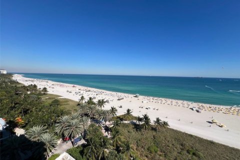 Condo in Miami Beach, Florida, 1 bedroom № 1833777 - photo 30