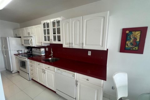 Condo in Miami Beach, Florida, 1 bedroom № 1833777 - photo 8